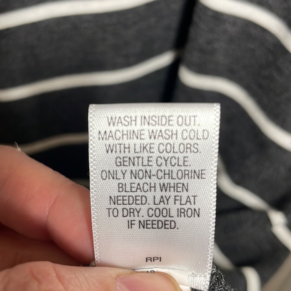 Croft & Barrow Striped Cold Shoulder blouse 3/4 sleeve NWOT - Picture 8 of 8